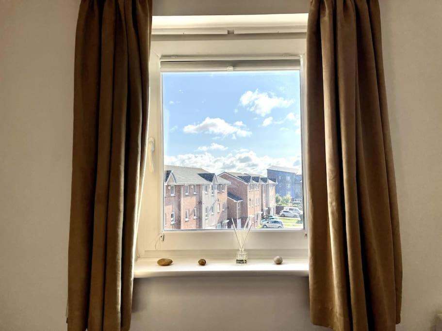 Beachfront Bliss With Spectacular Views Llanelli Exterior photo