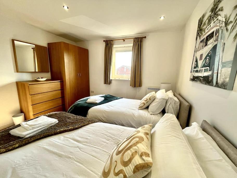 Beachfront Bliss With Spectacular Views Llanelli Exterior photo